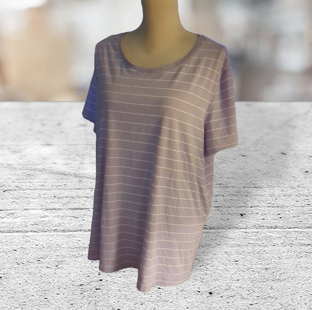 Old navy Tshirt size XXL